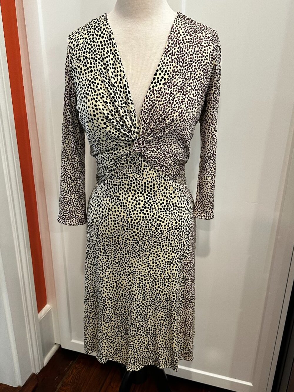 Issa London 100% silk side zip dress. Size 12 US